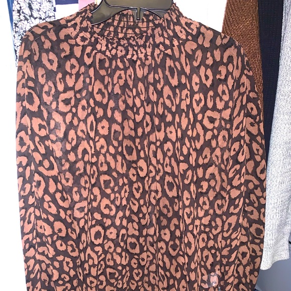 Sheer crop top light long sleeve blouse - Picture 2 of 5